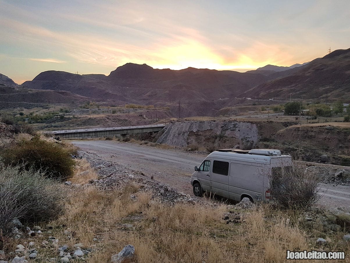 Para passar a noite algures na estrada M41 a caminho de Sary Tash