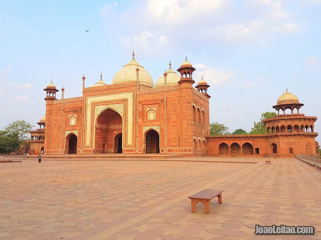 Mosque of the Taj Mahal