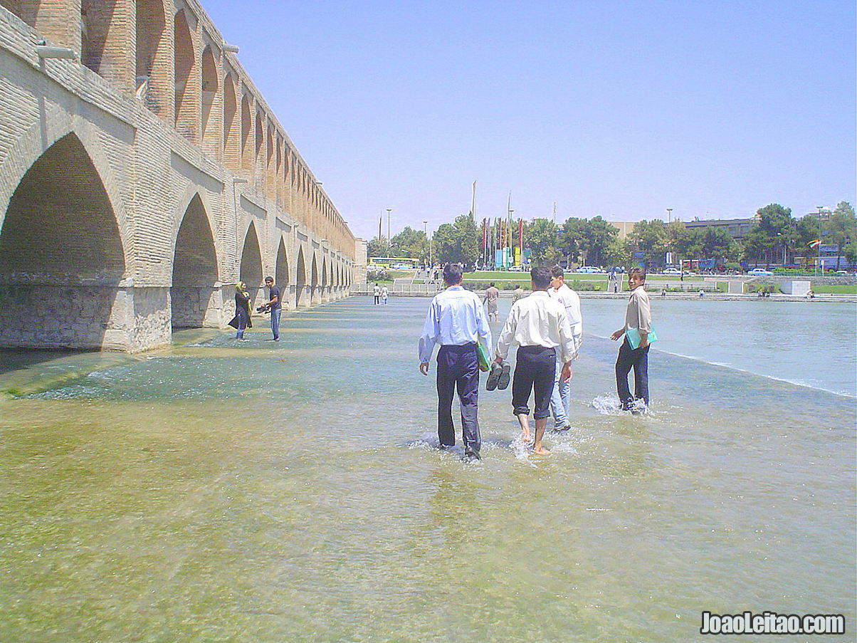 Si-o-Seh Pol Bridge